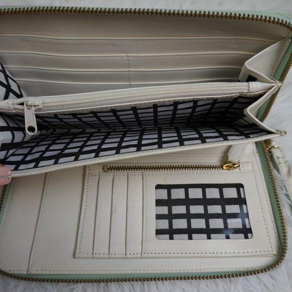 Halogen Zip Around Wristlet Clutch Wallet - Picture 5 of 6